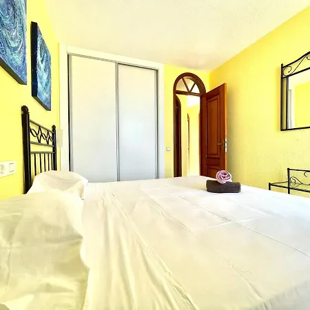 Cozy One Bedroom Apartment, Pool, Next Restaurants, Shops And The Beach In Tenerife South Apartamento Costa Adeje (Tenerife)