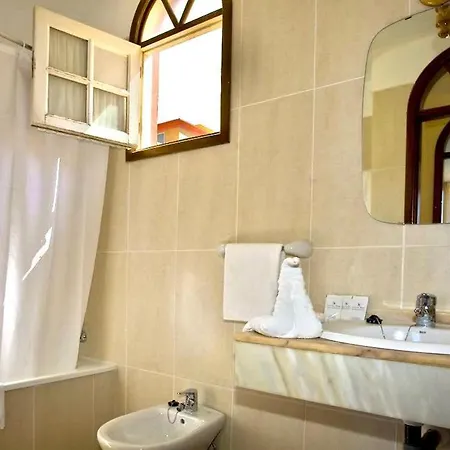 Apartamento Cozy One Bedroom Apartment, Pool, Next Restaurants, Shops And The Beach In Tenerife South Costa Adeje (Tenerife)
