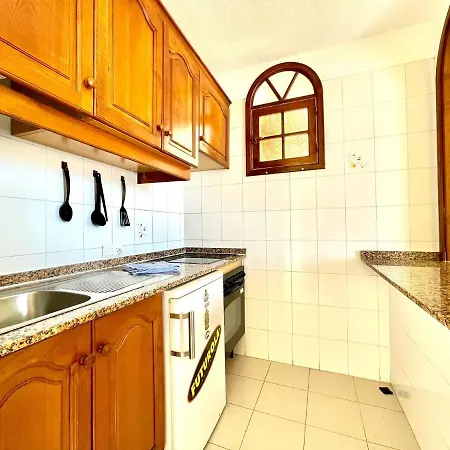 Cozy One Bedroom Apartment, Pool, Next Restaurants, Shops And The Beach In Tenerife South Apartamento Costa Adeje (Tenerife)