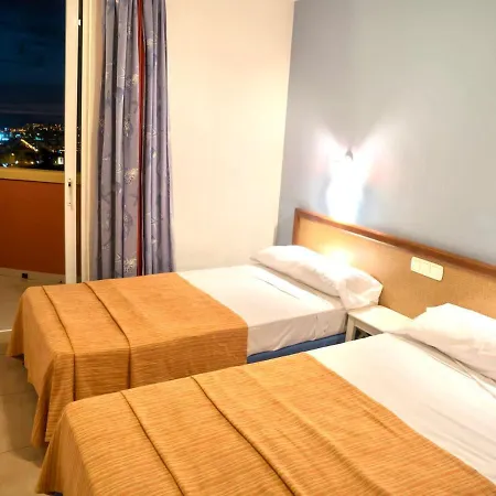Cozy One Bedroom Apartment, Pool, Next Restaurants, Shops And The Beach In Tenerife South *