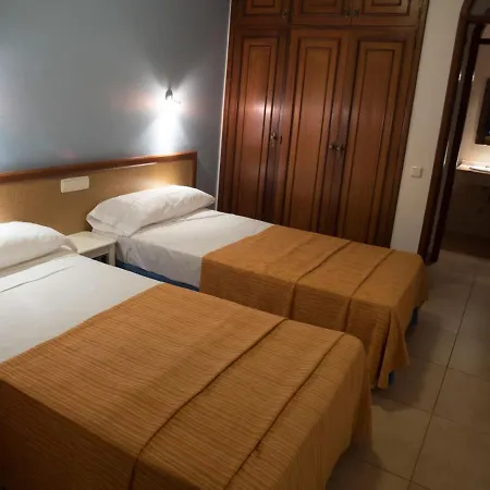 Cozy One Bedroom Apartment, Pool, Next Restaurants, Shops And The Beach In Tenerife South