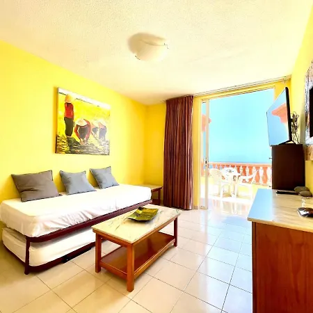 Cozy One Bedroom Apartment, Pool, Next Restaurants, Shops And The Beach In Tenerife South Apartamento Costa Adeje (Tenerife)
