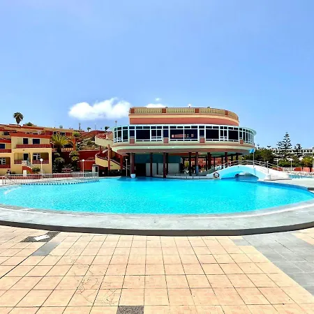 Cozy One Bedroom Apartment, Pool, Next Restaurants, Shops And The Beach In Tenerife South