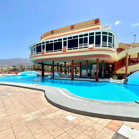 Cozy One Bedroom Apartment, Pool, Next Restaurants, Shops And The Beach In Tenerife South