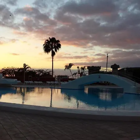 Cozy One Bedroom Apartment, Pool, Next Restaurants, Shops And The Beach In Tenerife South Costa Adeje (Tenerife)