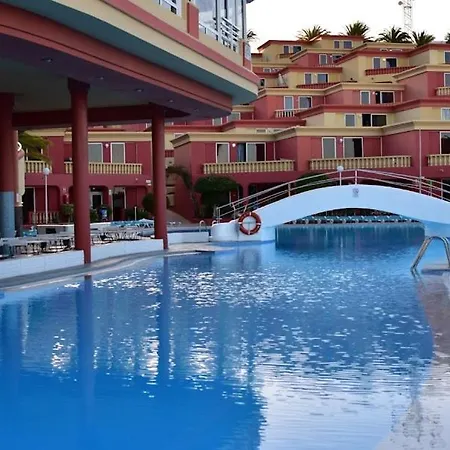 Cozy One Bedroom Apartment, Pool, Next Restaurants, Shops And The Beach In Tenerife South